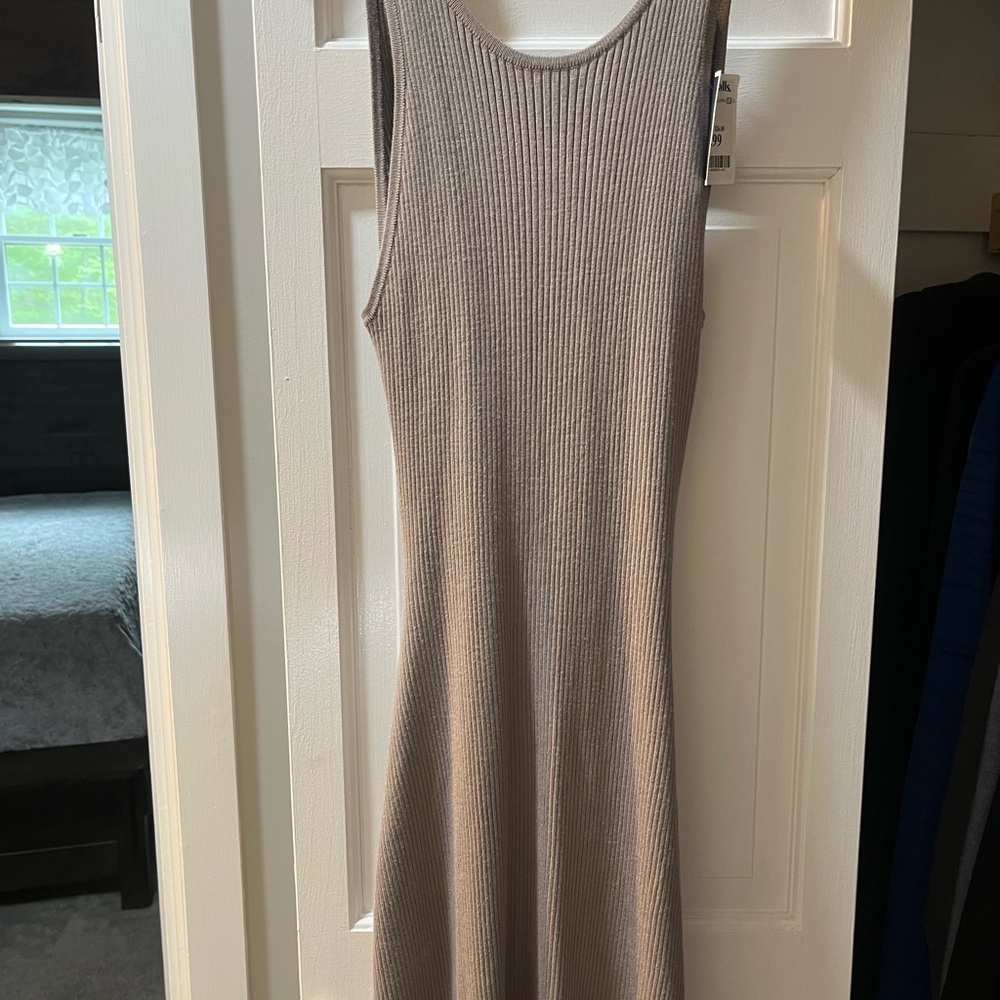 Elegant Gray Sleeveless Dress